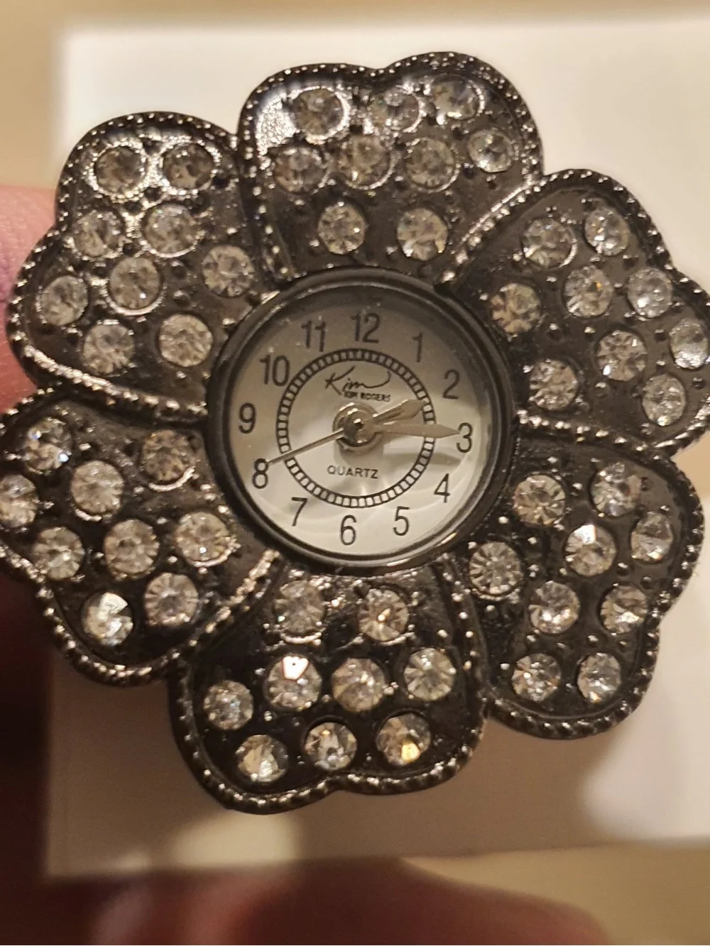 🦋10/$20🦋 Kim By Kim Rogers Black/White Rhinestone Flower Women's Ring Watch